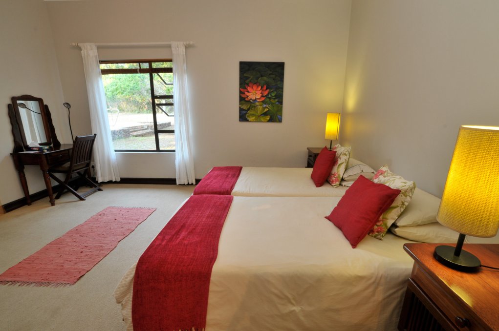 Bedroom - Mkhulu's House @ Hluhluwe River Lodge