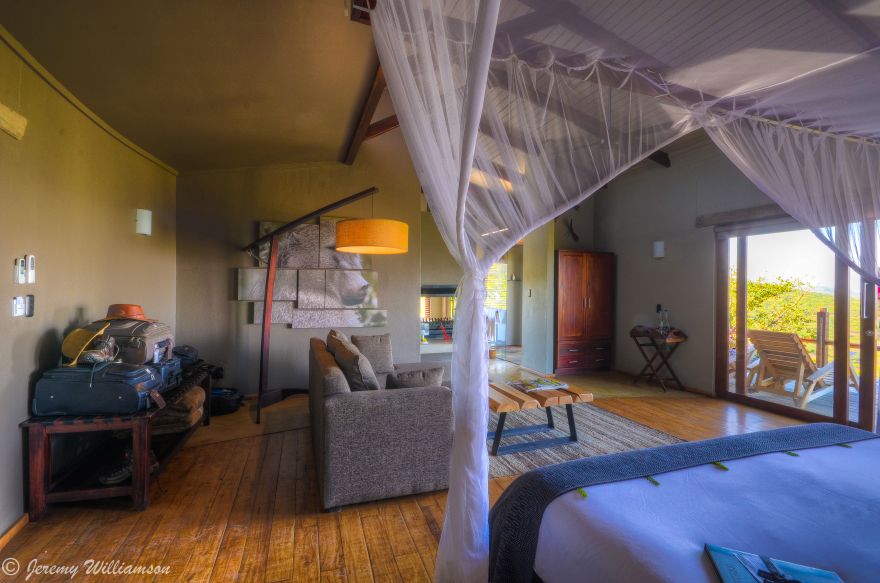 Rhino Ridge Safari Lodge