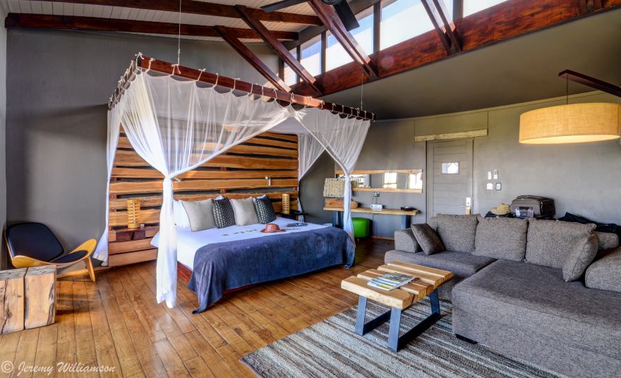 Rhino Ridge Safari Lodge