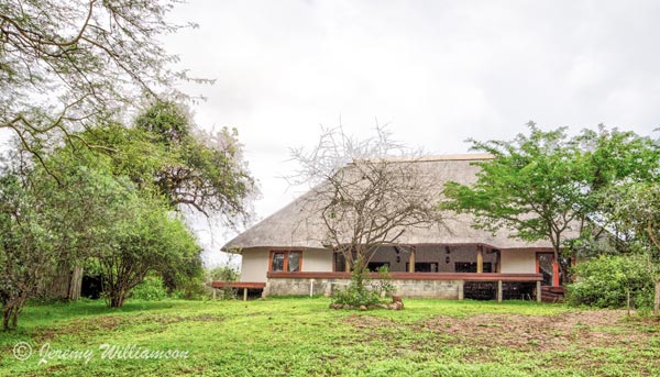 The Cottage has a large Deck with Plunge Pool at Rhino River Lodge in the Big 5 Manyoni Private Game Reserve (Zululand Rhino Reserve), KwaZulu-Nata