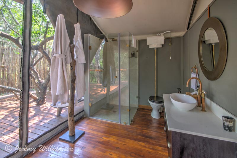 Bathroom with shower - Rhino Sands Safari Camp, Manyoni Private Game Reserve - Hluhluwe iMfolozi Reservations